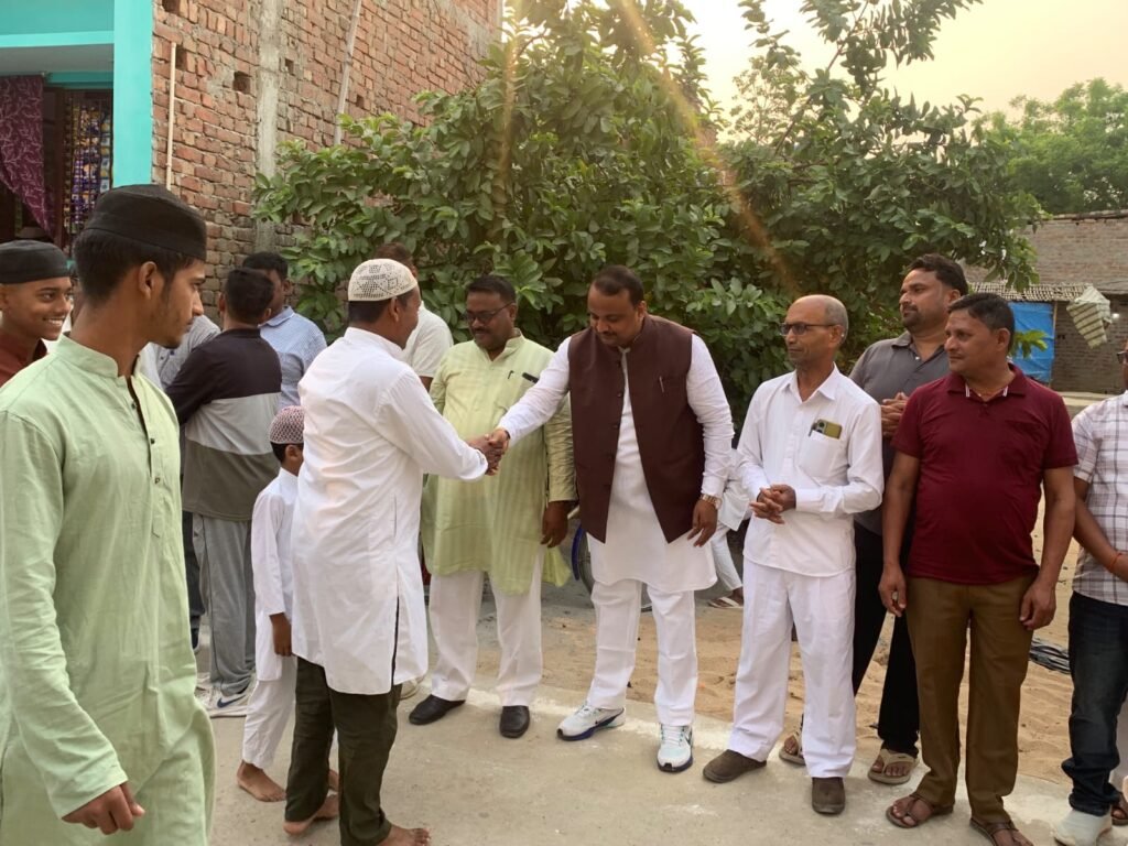 हर्षोल्लास के साथ मनाई गई बकरीद, अध्यक्ष प्रतिनिधि गिरजेश जायसवाल ने दी मुबारकबाद