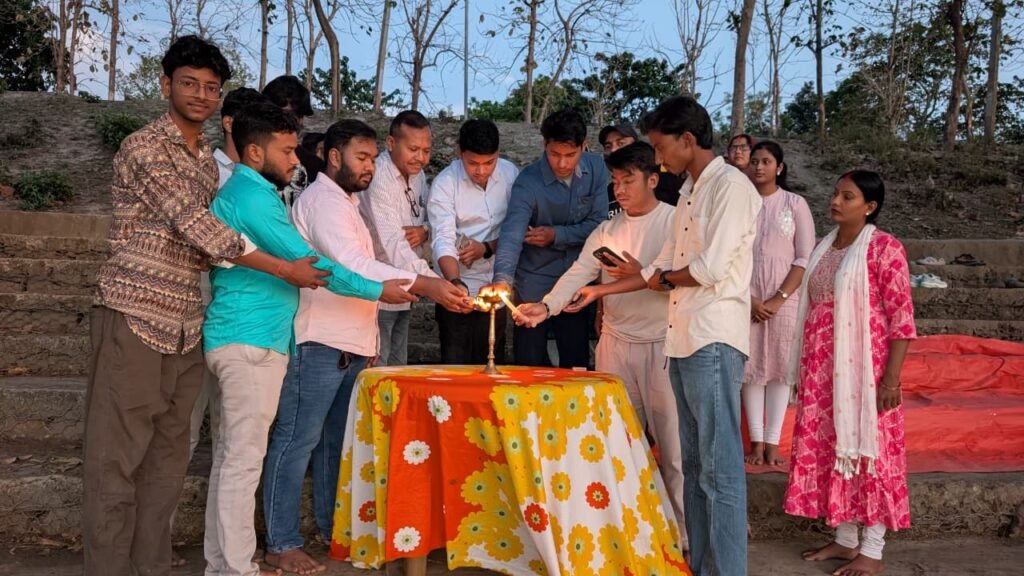बुद्ध पूर्णिमा के अवसर पर स्वरांजलि सेवा संस्थान द्वारा नारायणी गंडकी महाआरती का हुआ भव्य आयोजन