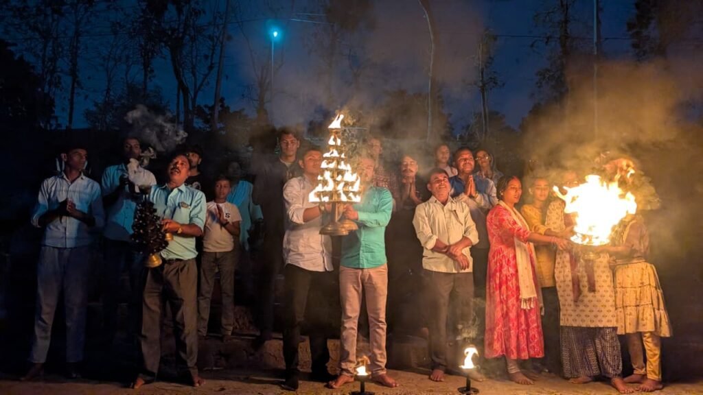 बुद्ध पूर्णिमा के अवसर पर स्वरांजलि सेवा संस्थान द्वारा नारायणी गंडकी महाआरती का हुआ भव्य आयोजन