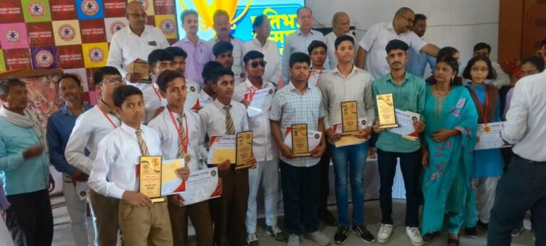 चोखराज तुलस्यान सरस्वती विद्या मंदिर में बोर्ड परीक्षा में उत्कृष्ट प्रदर्शन करने वाले विद्यार्थियों का हुआ सम्मान, मिले पुरस्कार