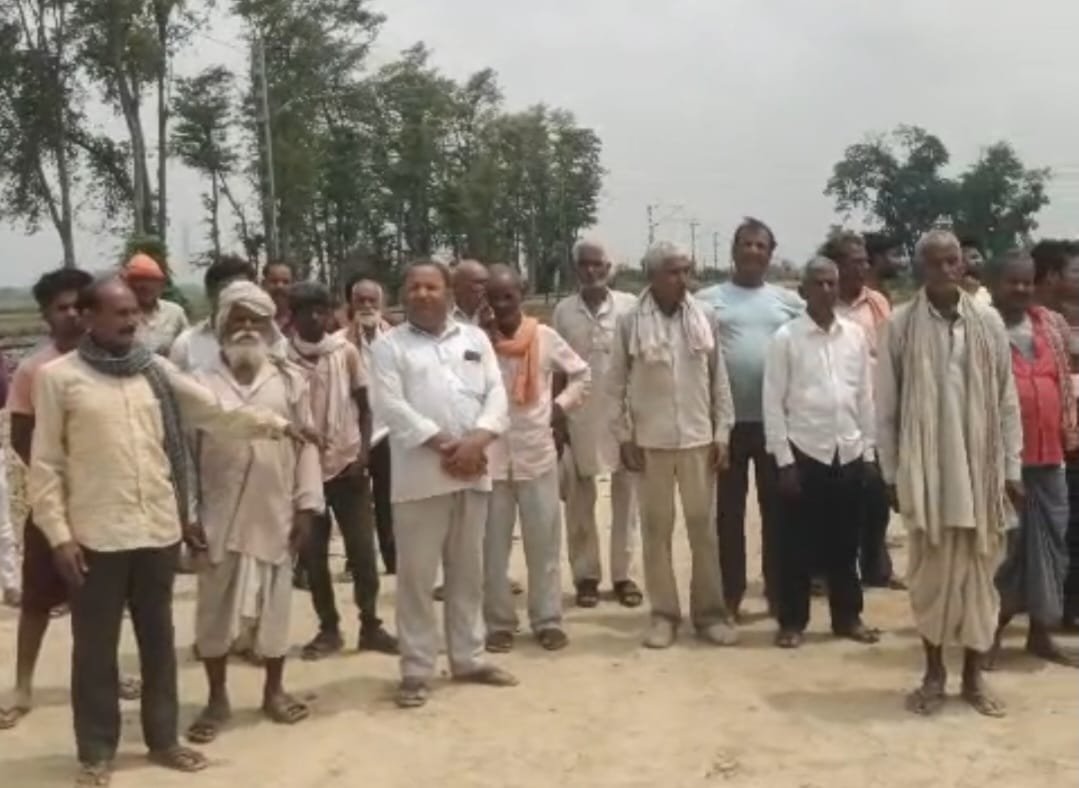 ग्रामीणों ने रेलवे लाइन के नीचे अंडरपास निर्माण की उठाई मांग