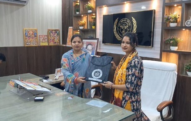सिसवा नगर पालिका में जनगणना किट का वितरण, पूछेंगे 33 सवाल, 133 प्रगणकों और 22 सुपरवाइजरों को मिली जिम्मेदारी