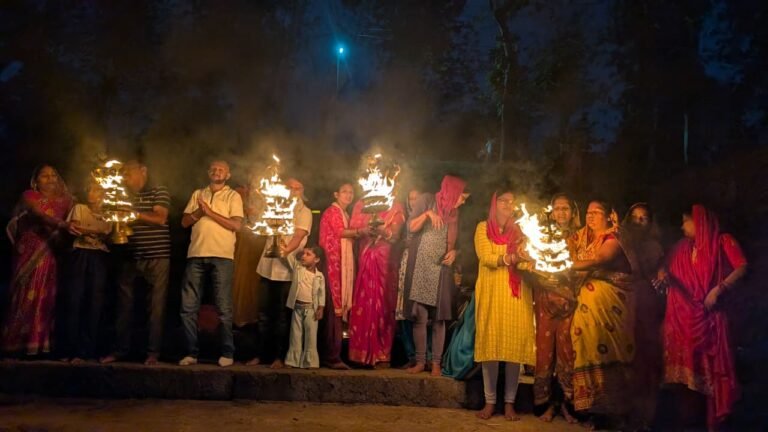 भारत-नेपाल सीमा पर 155वीं नारायणी गंडकी महाआरती का हुआ आयोजन