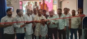 Kushinagar - विधायक PN पाठक ने गोस्वामी लाइब्रेरी का फीता काटकर किया उद्घाटन