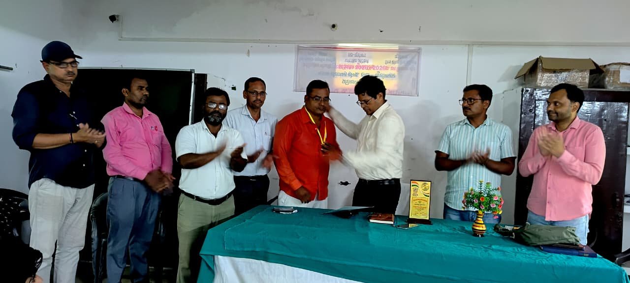 शिक्षकों की मेहनत लाई रंग, धूसी टोला विद्यालय को मिला राज्यस्तरीय उत्कृष्ट विद्यालय सम्मान