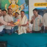 विद्यालय परिसर में सम्मान समारोह का हुआ आयोजन, छात्र/ छात्राओं व शिक्षकों ने काटा केक