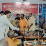 वृद्धाश्रम में सेवा और सम्मान के साथ मनाया जन्मदिन, वृद्धजनों के साथ काटा केक, लिया आशीर्वाद