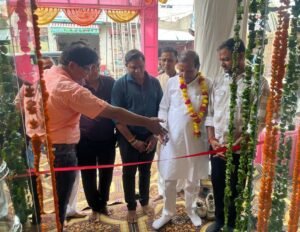 Agra News - ‘श्रीजी किचन गैलरी’ का भव्य शुभारंभ, MLA पुरुषोत्तम खंडेलवाल ने फीता काटकर किया उद्घाटन