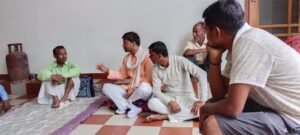 दिवंगत युवा वैज्ञानिक राहुल सिंह के परिजनों से मिले कांग्रेसी नेता राजू कुमार गुप्ता, सीबीआई जांच की उठाई मांग