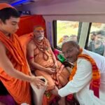 सिसवा विधानसभा में पहुंचे जगतगुरु शंकराचार्य स्वामी अविमुक्तेश्वरानंद सरस्वती, पूर्व मंत्री सुशील टिबड़ेवाल रहे साथ
