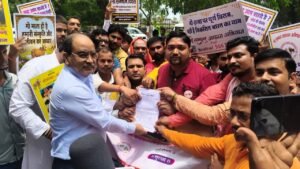गौ सम्मान आह्वान अभियान के द्वितीय चरण में सरकार को सौंपे गए 15 करोड़ से अधिक हस्ताक्षरों सहित प्रार्थना-पत्र