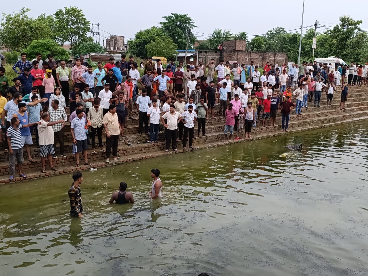 दर्दनाक हादसा: निर्माणाधीन पोखरे में डूबने से तीन किशोरों की दर्दनाक मौत, नहाने गए थे चार दोस्त