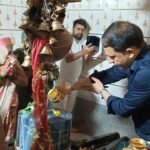 कटहरा खास शिव मंदिर पहुंचे जिलाधिकारी, दर्शन-पूजन के बाद दिए जरूरी निर्देश
