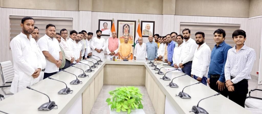 सिसवा को तहसील बनाने का मुद्दा, विधायक के नेतृत्व में मुख्यमंत्री से मिला व्यापारियों का प्रतिनिधि मंडल