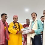 इमामबाड़ा मुतवल्लियान कमेटी ने अमन के हिमायती सेराज अहमद कुरैशी को किया सम्मानित