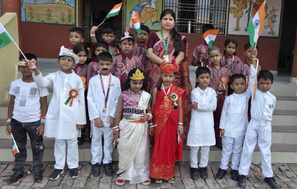 Siswa Bazar - सेंट जोसेफ्स स्कूल में हर्षाेल्लास से मनाया गया 80वाँ स्वतंत्रता दिवस