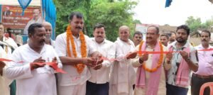 Kushinagar News : पनियहवा में सपा नेता एवं जनसेवक पवन दूबे द्वारा निःशुल्क हेल्थ कैंप आयोजित