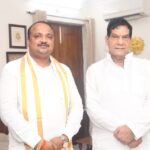 कैबिनेट मंत्री ए.के. शर्मा से मिले गिरजेश जायसवाल, सिसवा नगर के विकास और जनहित के मुद्दों पर हुई सार्थक चर्चा