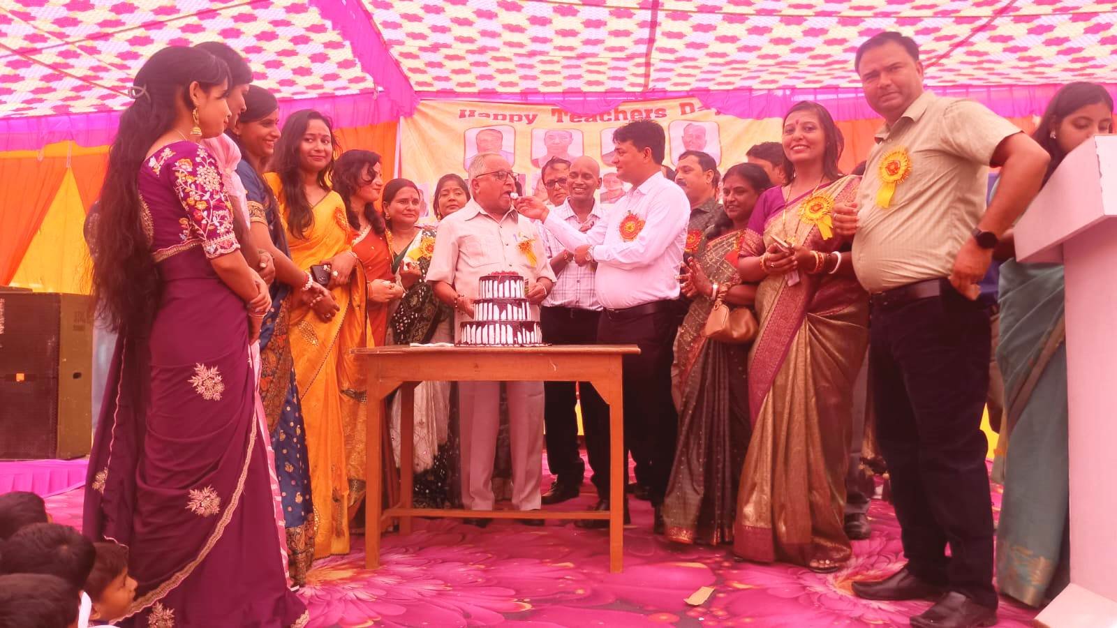 स्टर्लिंग पब्लिक स्कूल में धूमधाम से मनाया गया शिक्षक दिवस