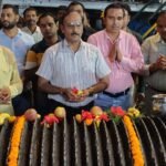 IPL चीनी मिल सिसवा बाजार में हुआ रोलर पूजन, समय से पेराई सत्र शुरू कराने का संकल्प