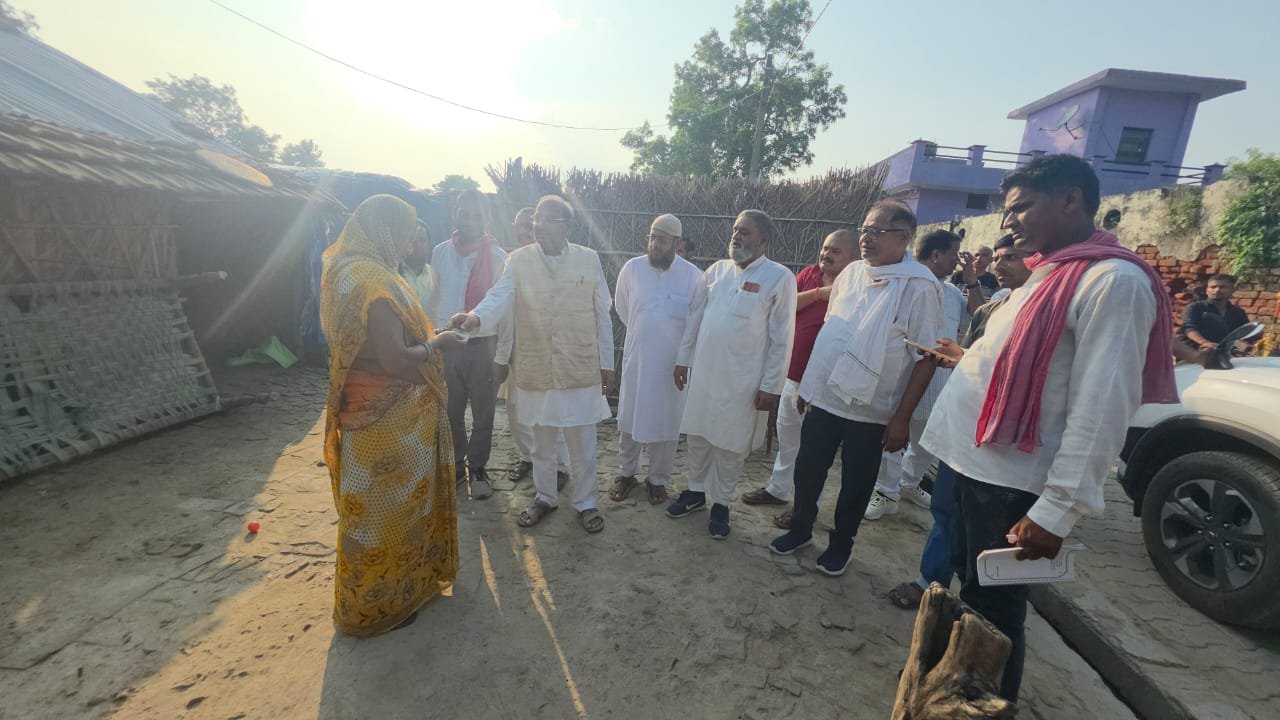 सिसवा विधानसभा में तूफानी दौरे पर रहे पूर्व मंत्री सुशील टिबड़ेवाल, बीमार व शोकाकुल परिवारों से मिले