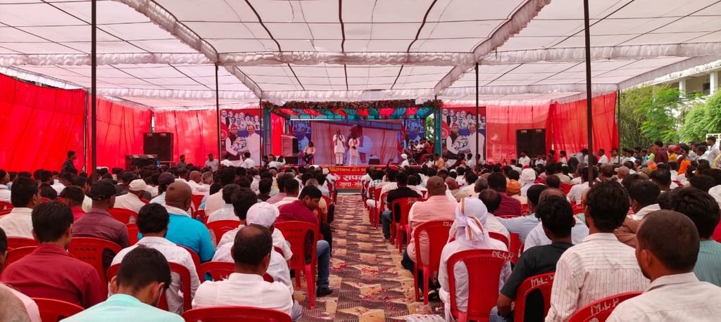 Kushinagar News - सरस्वती देवी महाविद्यालय में "युवाओं के सपनों का खड्डा" विषय पर युवा संवाद कार्यक्रम का हुआ आयोजन