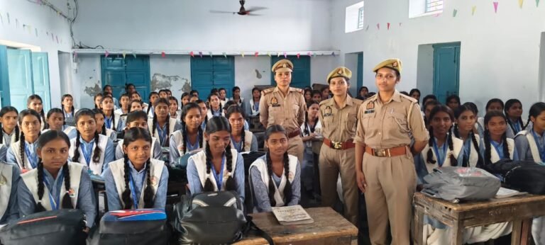 मिशन शक्ति फेज-5ः छात्राओं को साइबर अपराध और महिला सुरक्षा के प्रति किया जागरूक