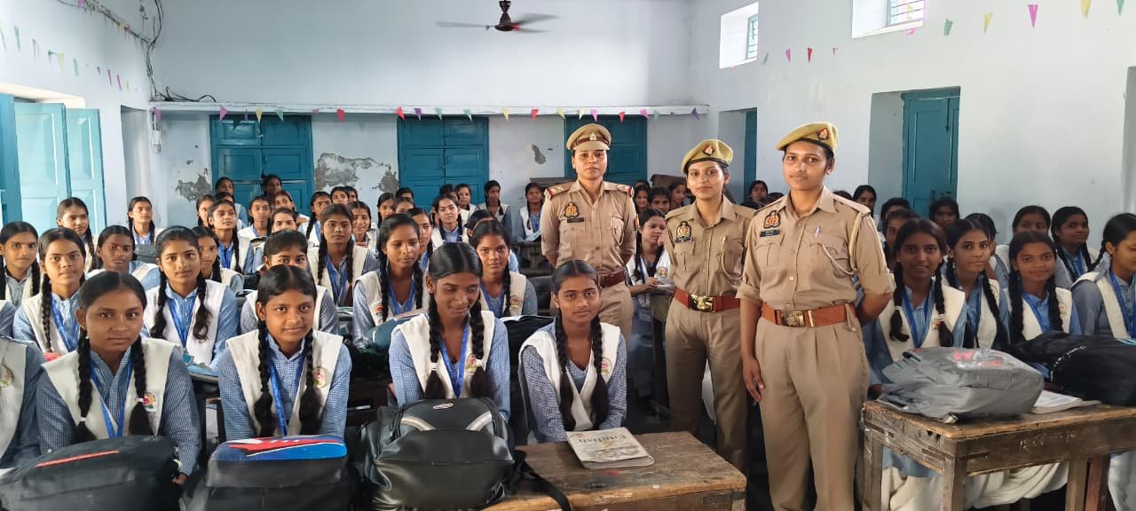 मिशन शक्ति फेज-5ः छात्राओं को साइबर अपराध और महिला सुरक्षा के प्रति किया जागरूक