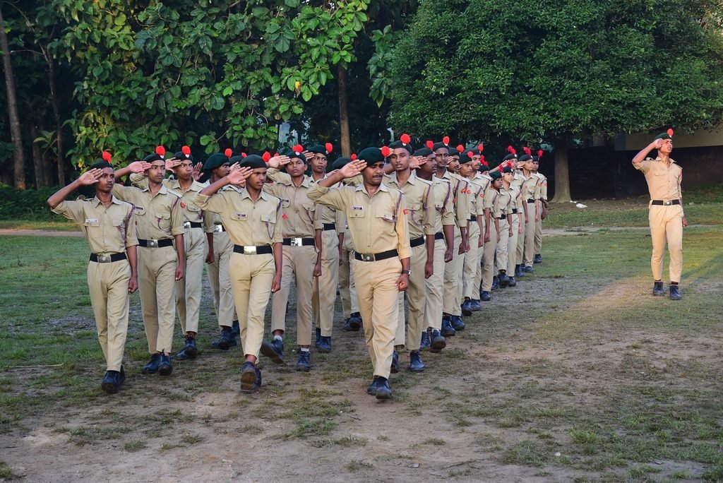 राष्ट्रसेवा की भावना मजबूत करने का संकल्प ले रहे है कैडेट्स - ले. कर्नल मिथुन मिश्रा
