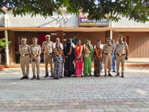मिशन शक्ति फेज 6.0ः कोठीभार थाने में पारिवारिक मामलों के निस्तारण के बाद महिलाओं को किया गया सम्मानित, लिया फीडबैक