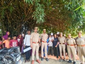 Mission Shakti Phase 6.0 : सोनबरसा गांव में 'ग्राम चौपाल' लगाकर महिलाओं और बालिकाओं को किया जागरूक