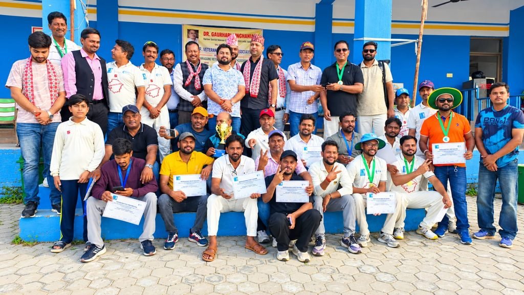 महराजगंज वेटरन्स क्रिकेट एसोसिएशन का ऐतिहासिक आयोजन, गोंडा वेटरन्स ने 6 विकेट से जीता मुकाबला