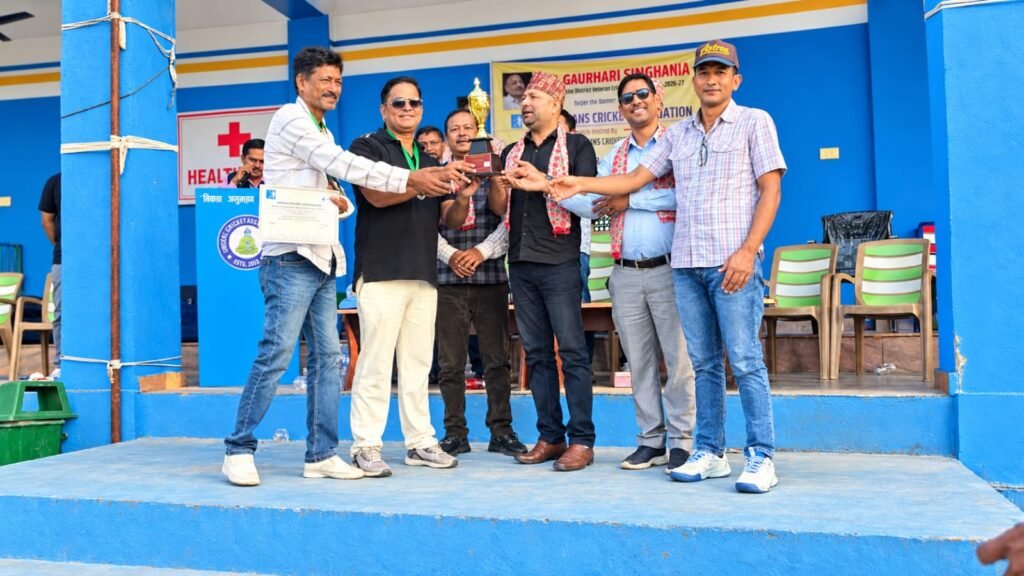 महराजगंज वेटरन्स क्रिकेट एसोसिएशन का ऐतिहासिक आयोजन, गोंडा वेटरन्स ने 6 विकेट से जीता मुकाबला